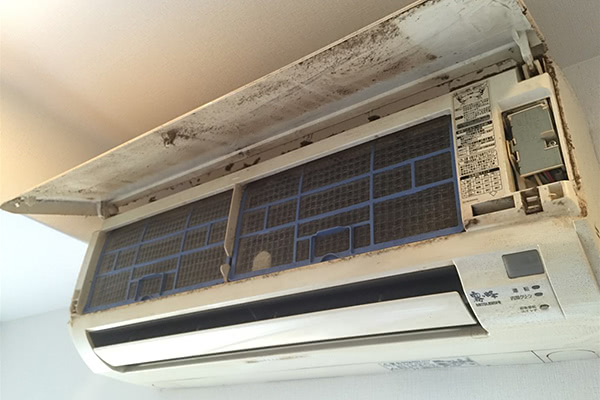 伊丹市でのエアコンクリーニングでの事例 施工前