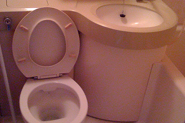 豊中市での事例のトイレクリーニングサービスの清掃後