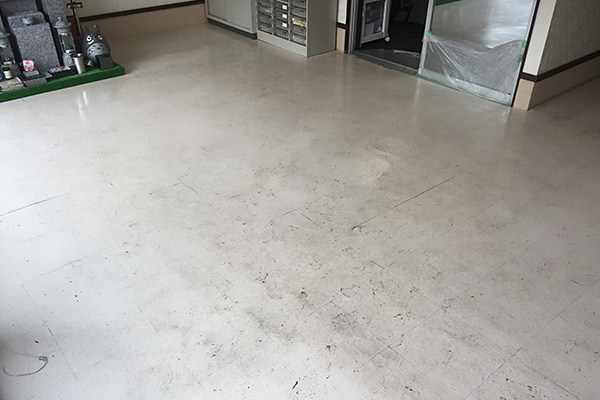 床の清掃・ワックス掛けの清掃前