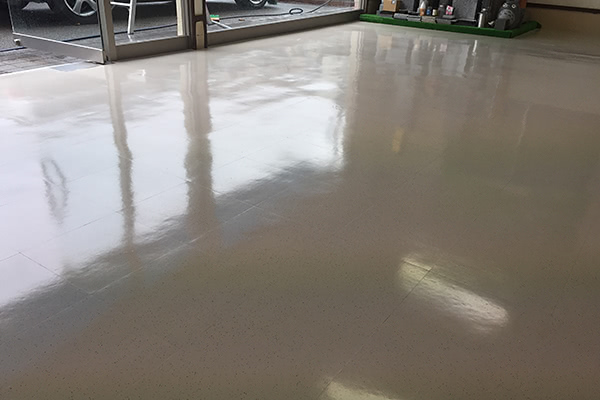 床の清掃・ワックス掛けの清掃後