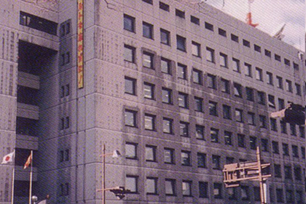 静岡県警察署様、外壁洗浄前