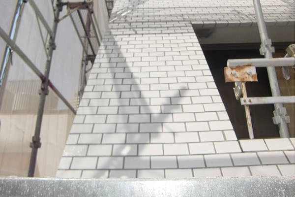 尼崎市の施工事例の外壁タイルの洗浄後