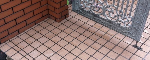 住宅の床タイル・階段洗