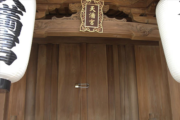 西宮市での白木洗浄・アク洗い前