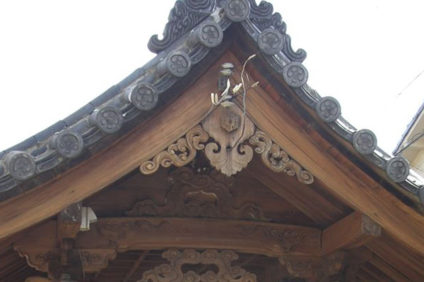 西宮市での破風のアク洗い後